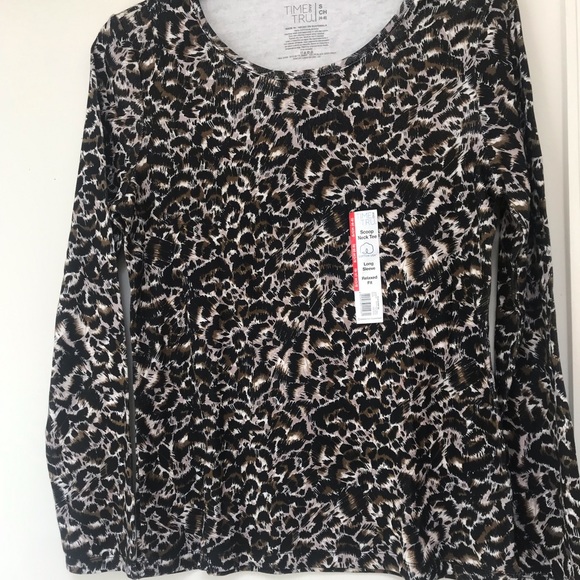 NWT Long sleeve Scoop Neck Tee. Animal Print. - Picture 1 of 2